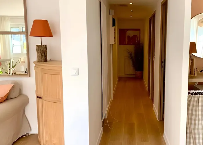 New Very Big Wonderful T3 -5 Min Walking From ! *